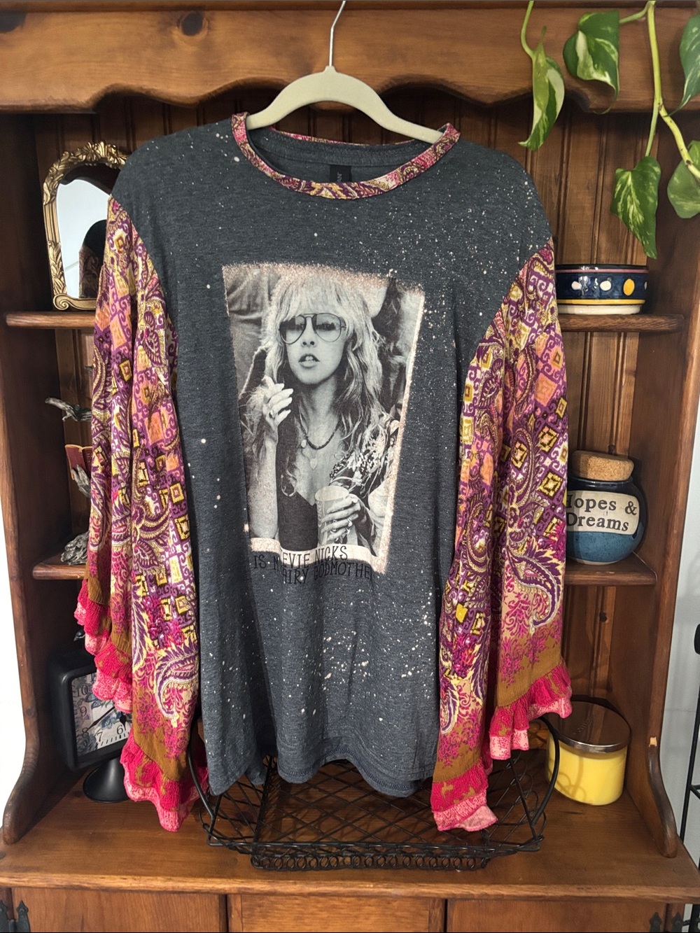 Relaxed Graphic Sweatshirt with Pink Paisley Sleeves